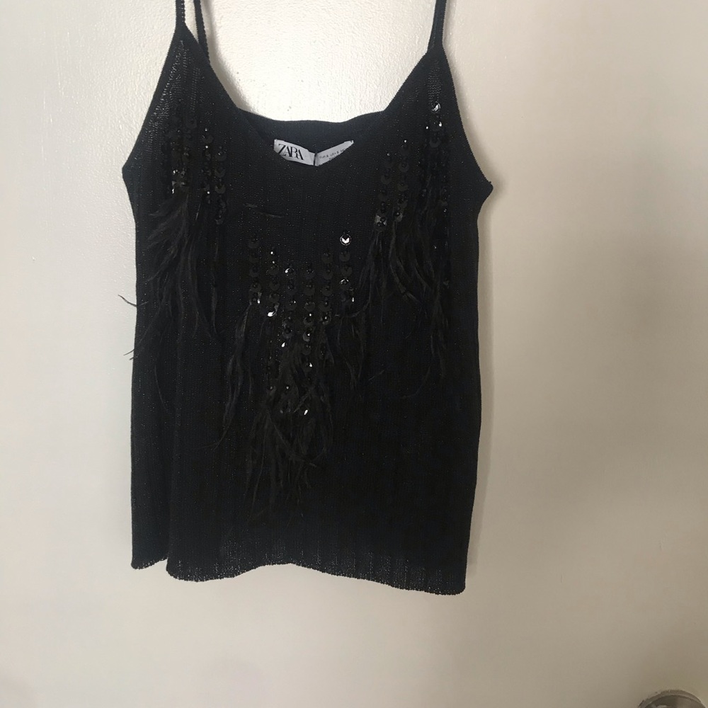 SEQUIN FEATHER LOOK TOP